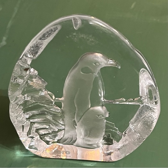 Nybro Sweden Crystal winter ice scene penguin and baby display/paperweight gift. - Picture 11 of 14